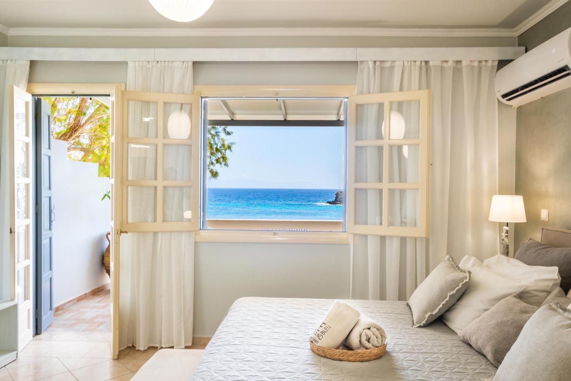 Le Grand Bleu Studios & Apartments Lefkos  Luaran gambar