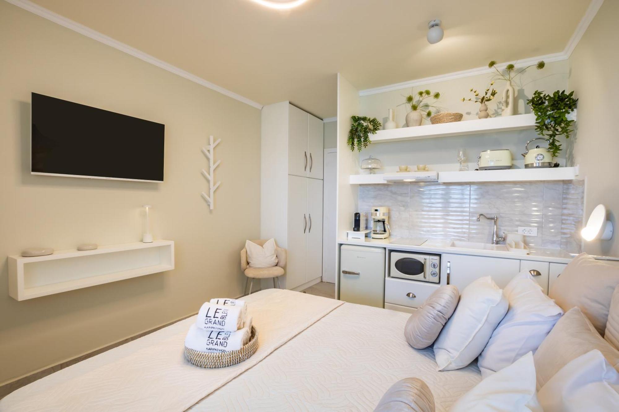 Le Grand Bleu Studios & Apartments Lefkos  Bilik gambar